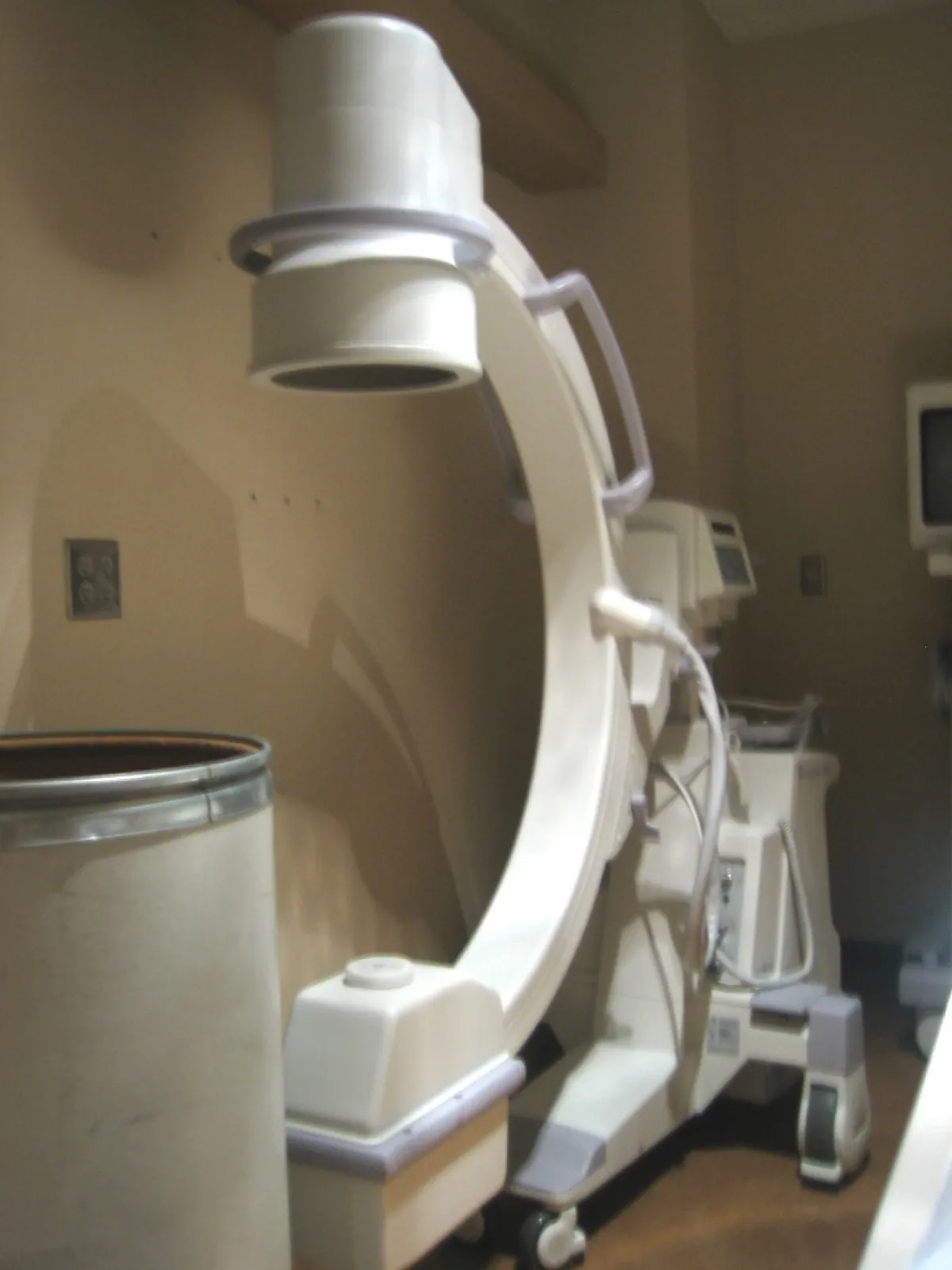 A mobile C-arm fluoroscopy unit